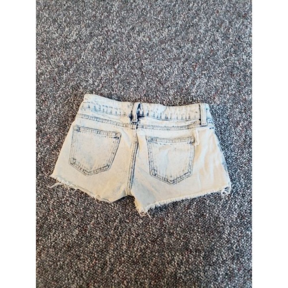 Acid Wash Studded‎ Short Shorts - Picture 2 of 3